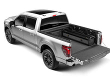 Load image into Gallery viewer, Retrax 21-26 Ford F-150 SuperCrew/SuperCab 5.5ft Bed &amp; F-150 Lightning RetraxPRO EZ-Off FRC-4000