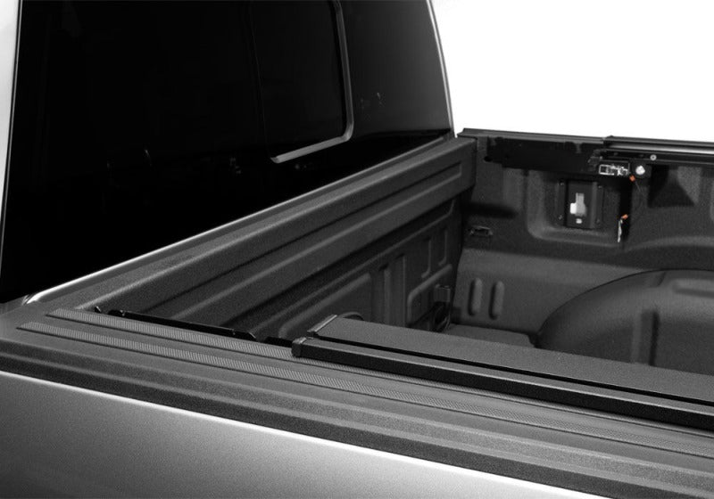 Retrax 21-26 Ford F-150 SuperCrew/SuperCab/Reg Cab 6.5ft Bed RetraxPRO EZ-Off FRC-4000