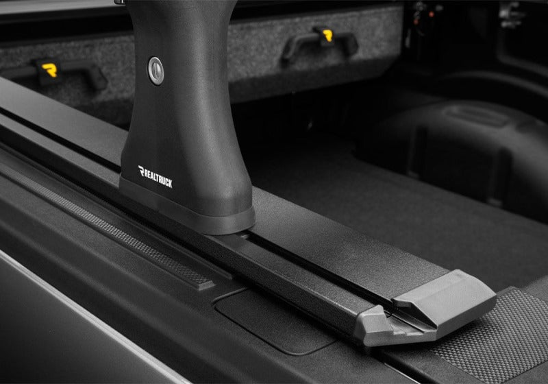 Retrax 22-26 Nissan Frontier 5ft Bed (w or w/o Utilitrack) RetraxPRO EZ-Off FRC-4000